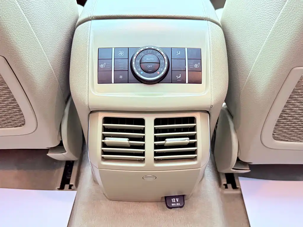 Mercedes-Benz R-Class 2017 — фото 19