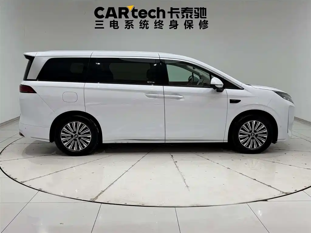 BYD Xia 2025 — фото 12