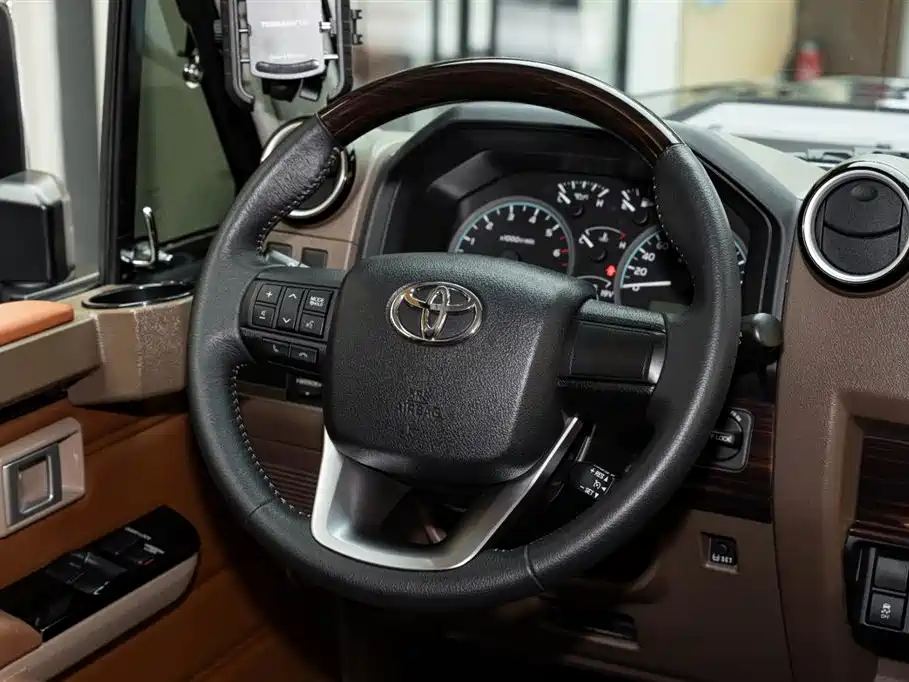 Toyota Land Cruiser 2025 — фото 13