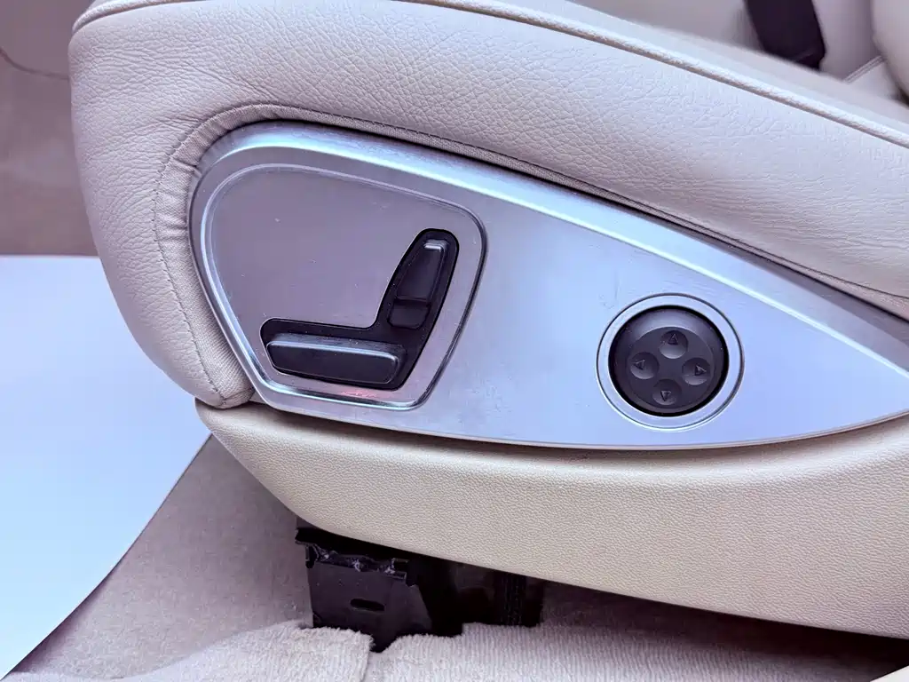 Mercedes-Benz R-Class 2017 — фото 26