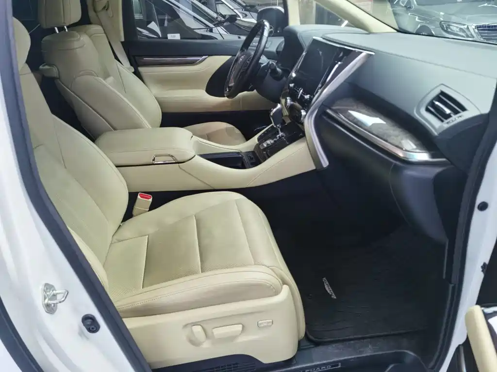 Toyota Alphard 2022