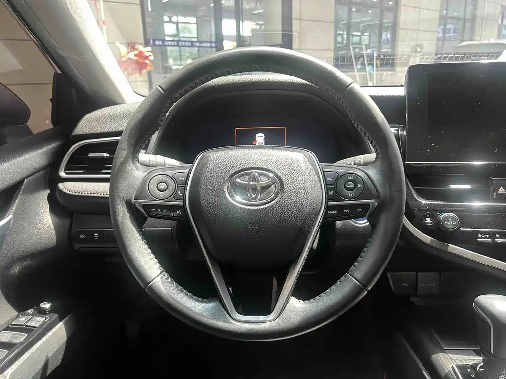Toyota Camry 2022 — фото 17