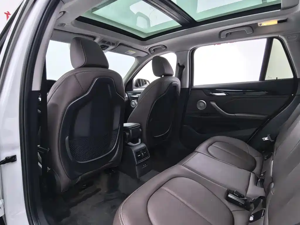 BMW X1 2022 — фото 12