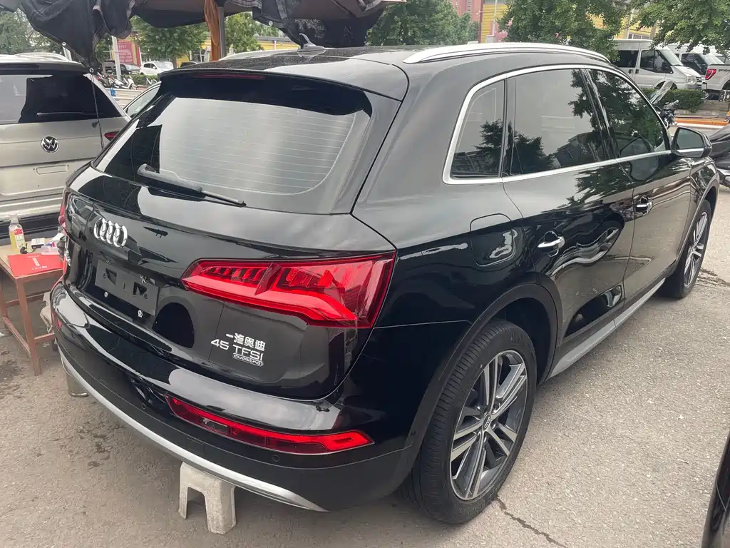 Audi Q5L 2020 — фото 4