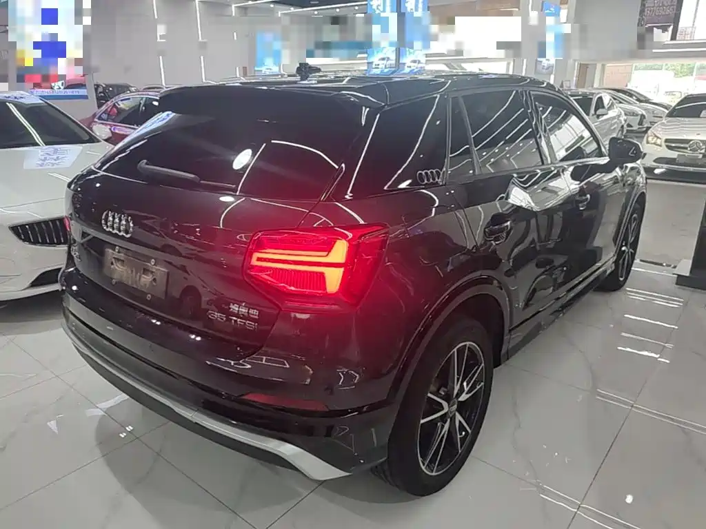 Audi Q2L 2020
