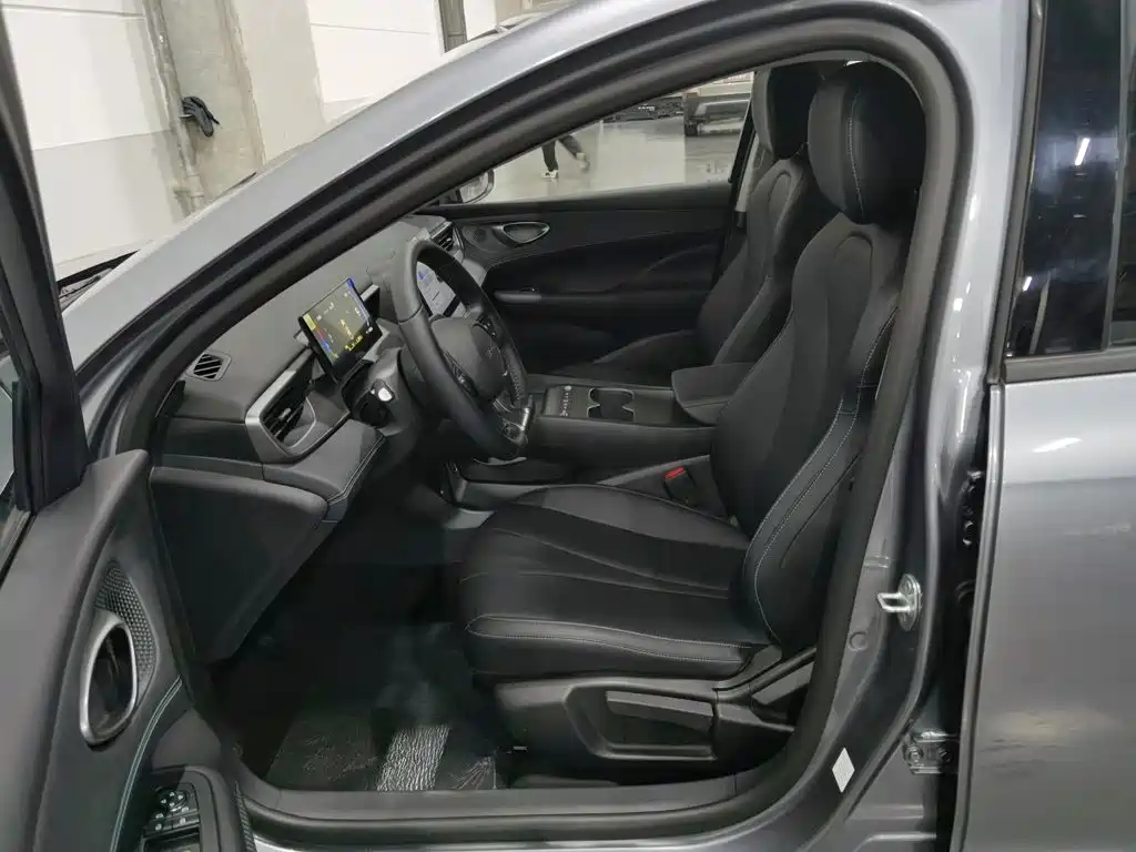 BYD Seal 05 DM-i 2026 — фото 10