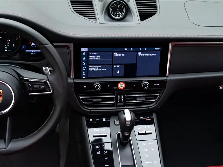 Porsche Macan 2023 — фото 12