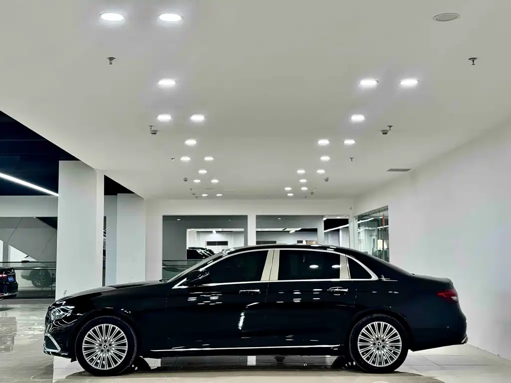 Mercedes-Benz E-Class 2022 — фото 15