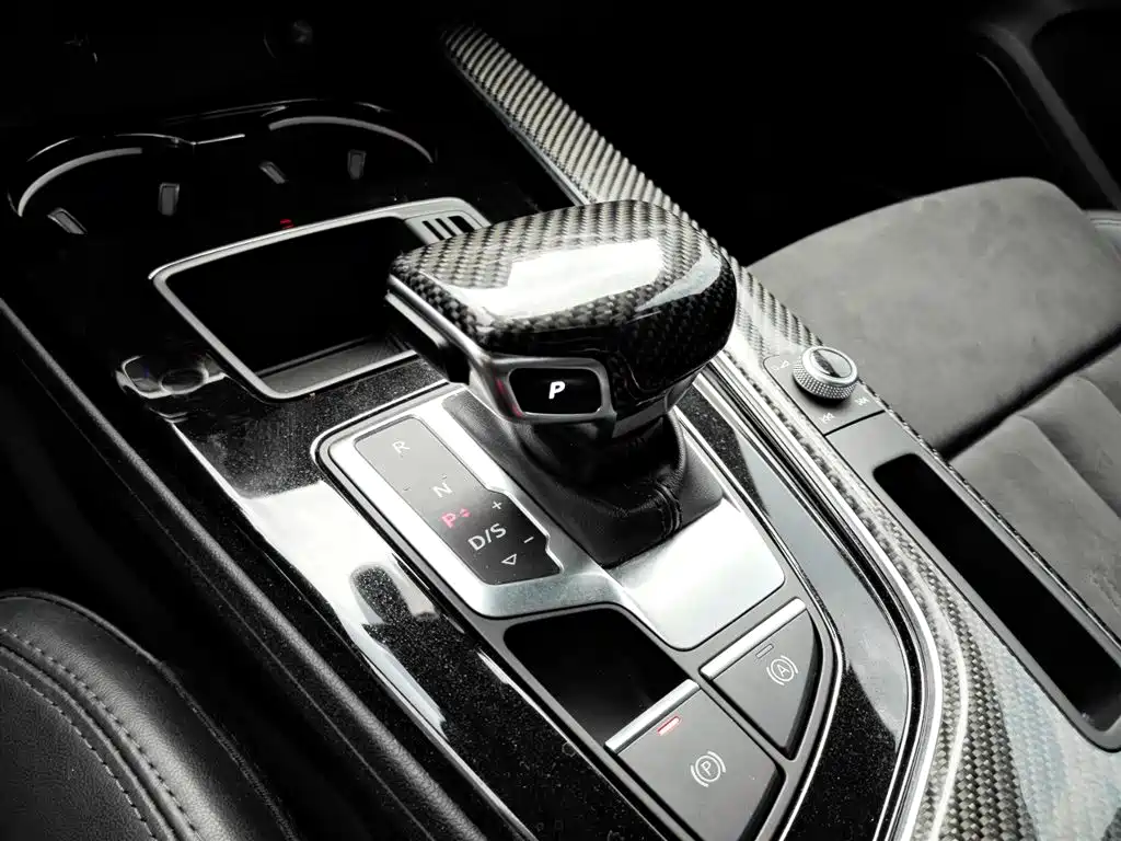 Audi A4L 2023 — фото 11