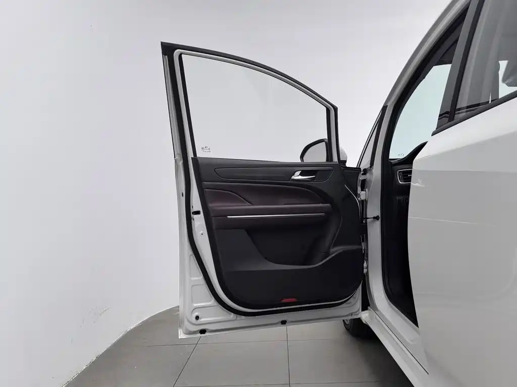GAC Trumpchi M6 2023 — фото 8