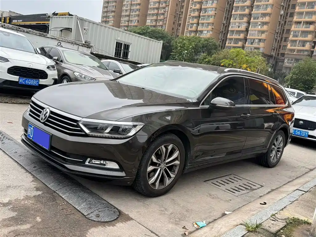 Volkswagen Viloran 2016