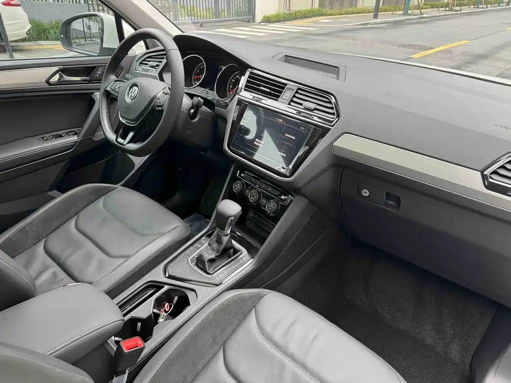 Volkswagen Tiguan L 2021 — фото 7