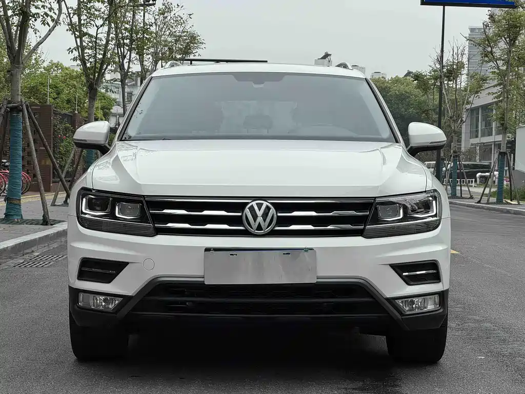 Volkswagen Tiguan L 2021 — фото 2