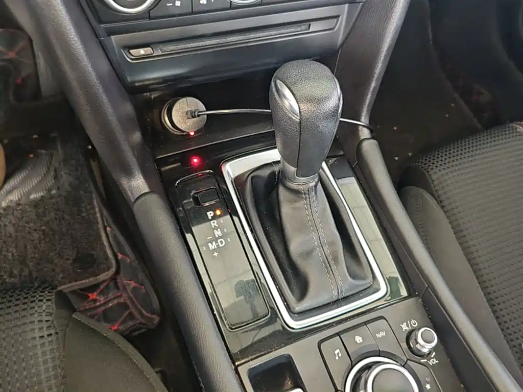 Mazda 3 Axela 2019 — фото 14