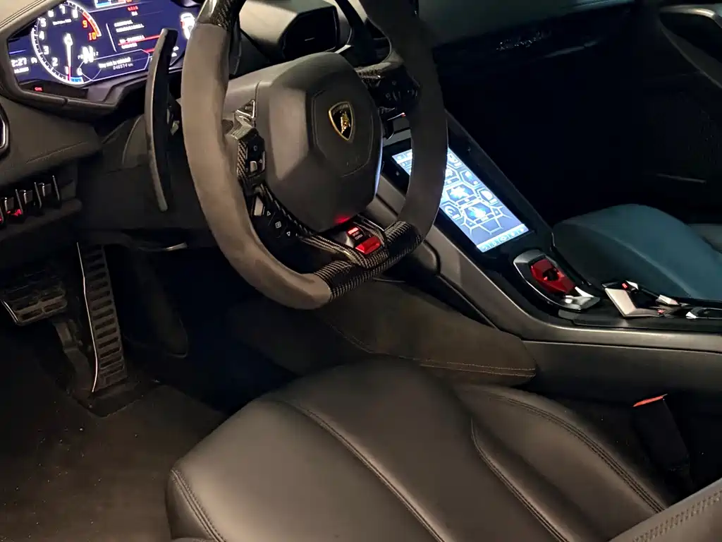 Lamborghini Huracan 2016 — фото 11
