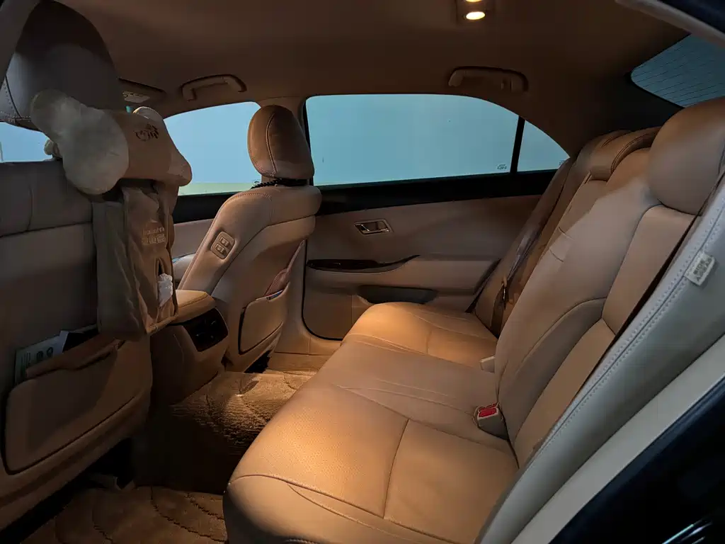 Toyota Crown 2014