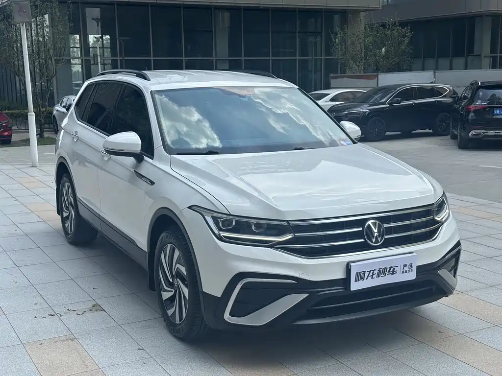 Volkswagen Tiguan L 2022 — фото 4