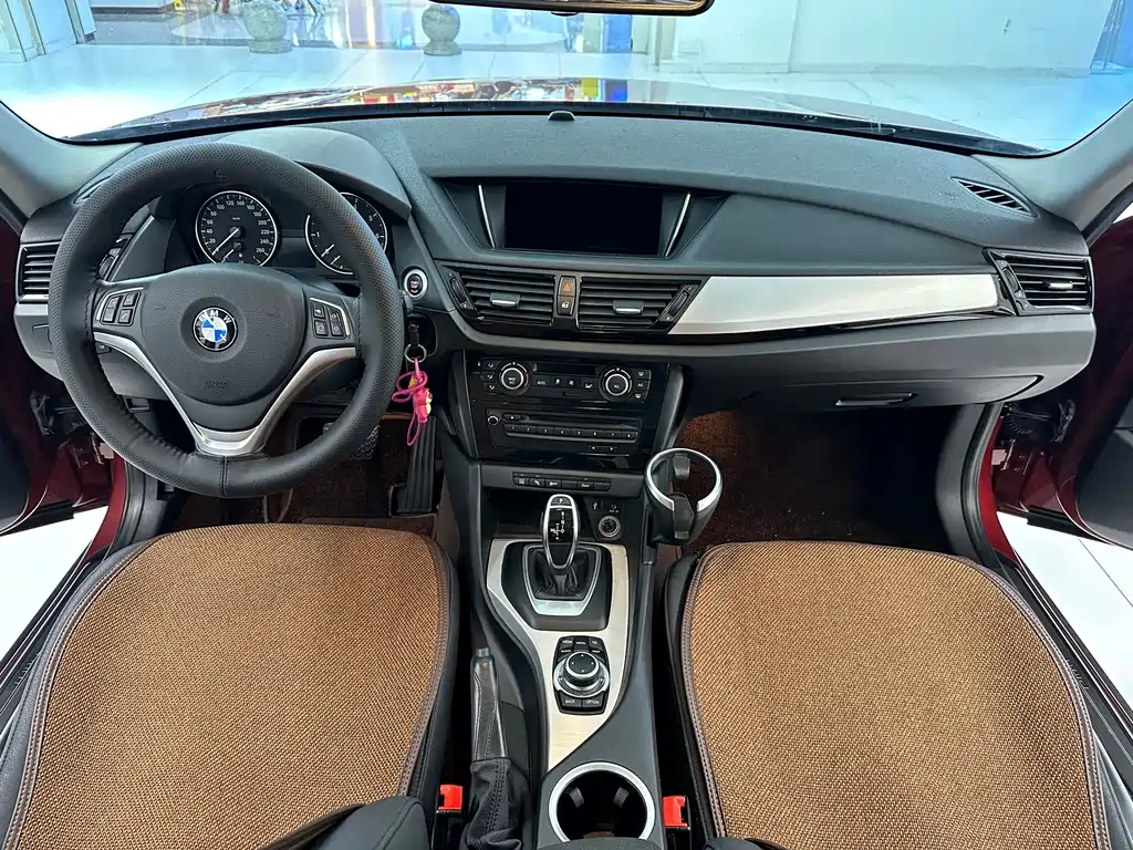 BMW X1 2015 — фото 20