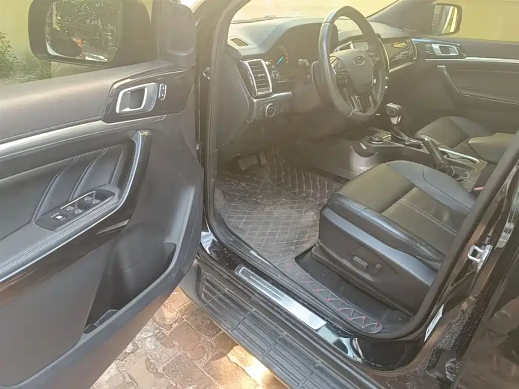 Ford Everest 2020 — фото 16