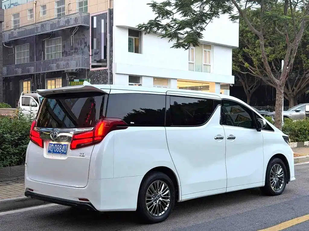 Toyota Alphard 2021 — фото 14