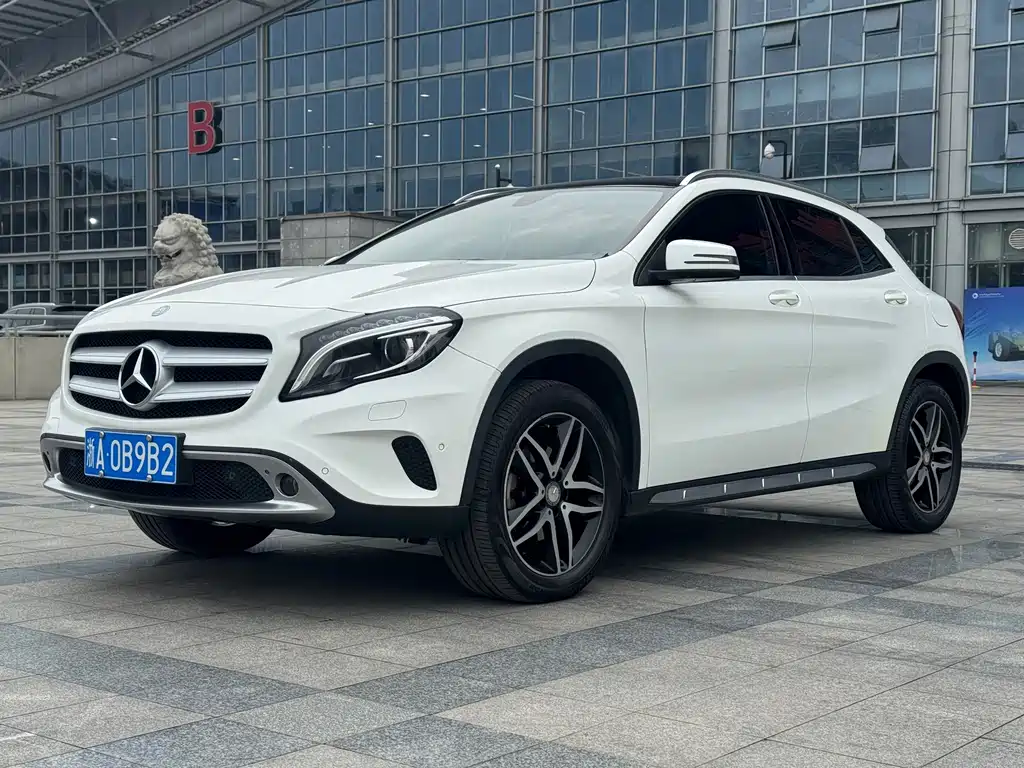 Mercedes-Benz GLA 2015 — фото 1