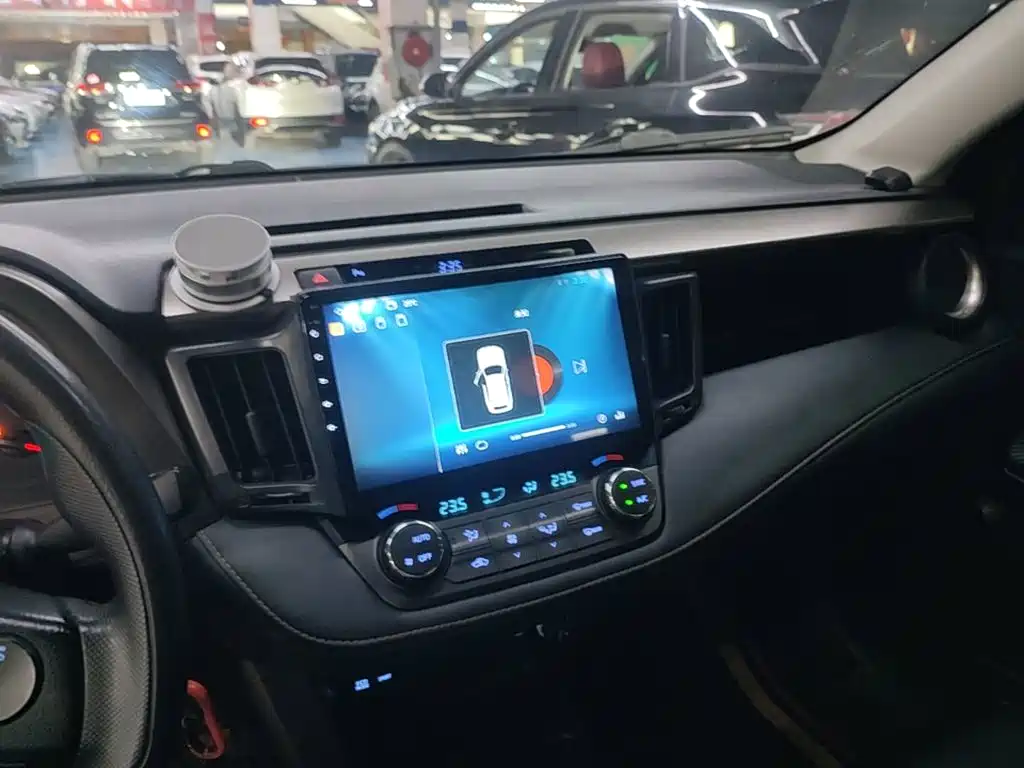 Toyota RAV4 2016 — фото 10