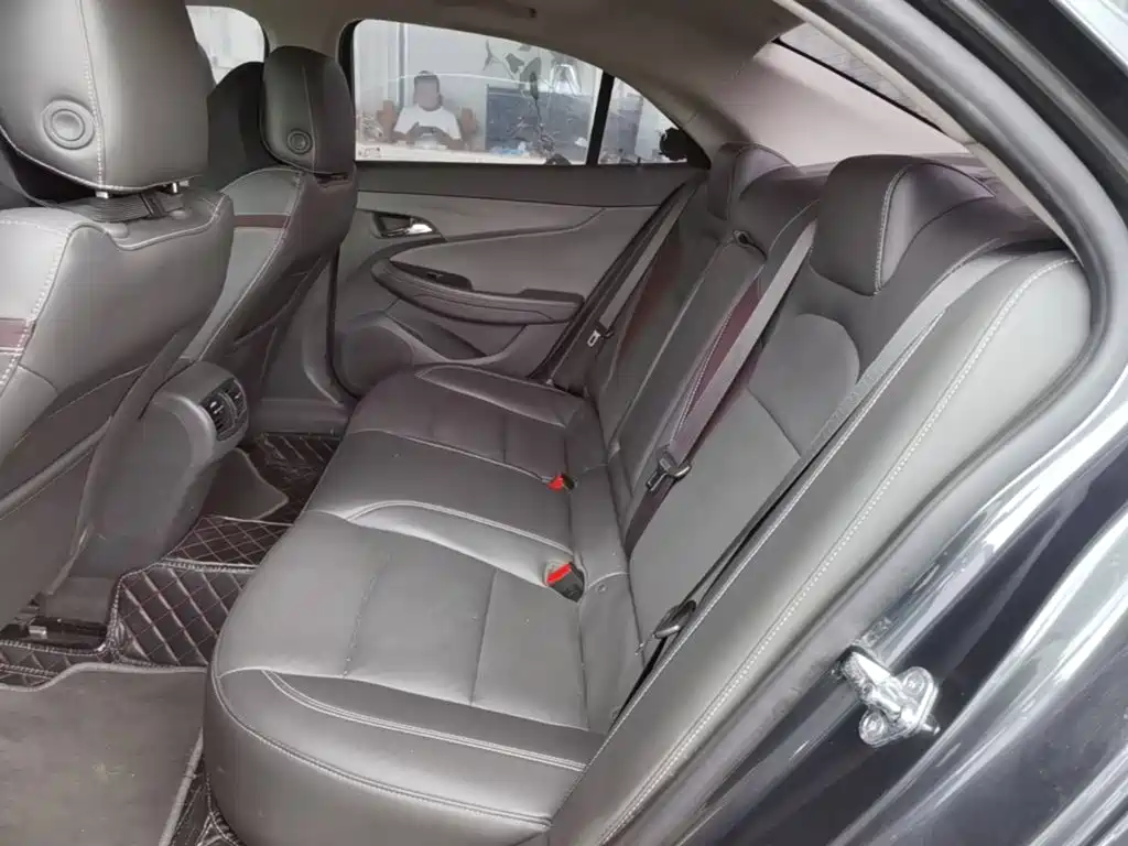 Chevrolet Malibu 2018 — фото 17
