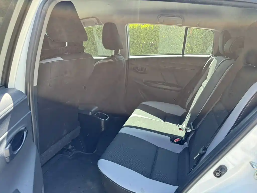 Toyota Yaris L 2022 — фото 17