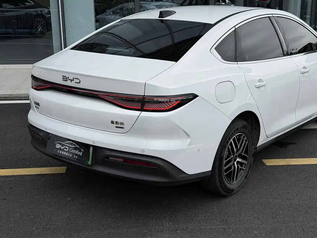 BYD Seal 05 DM-i 2026 — фото 5