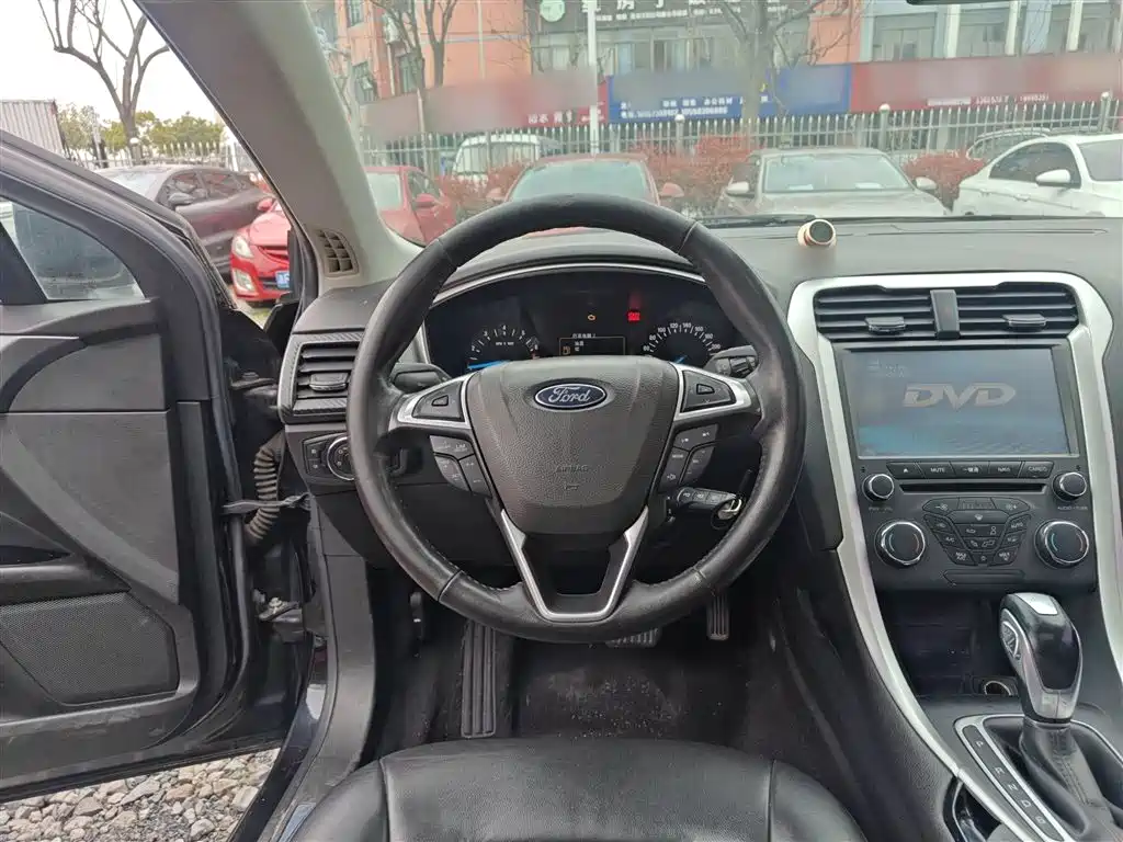 Ford Mondeo 2015 — фото 11