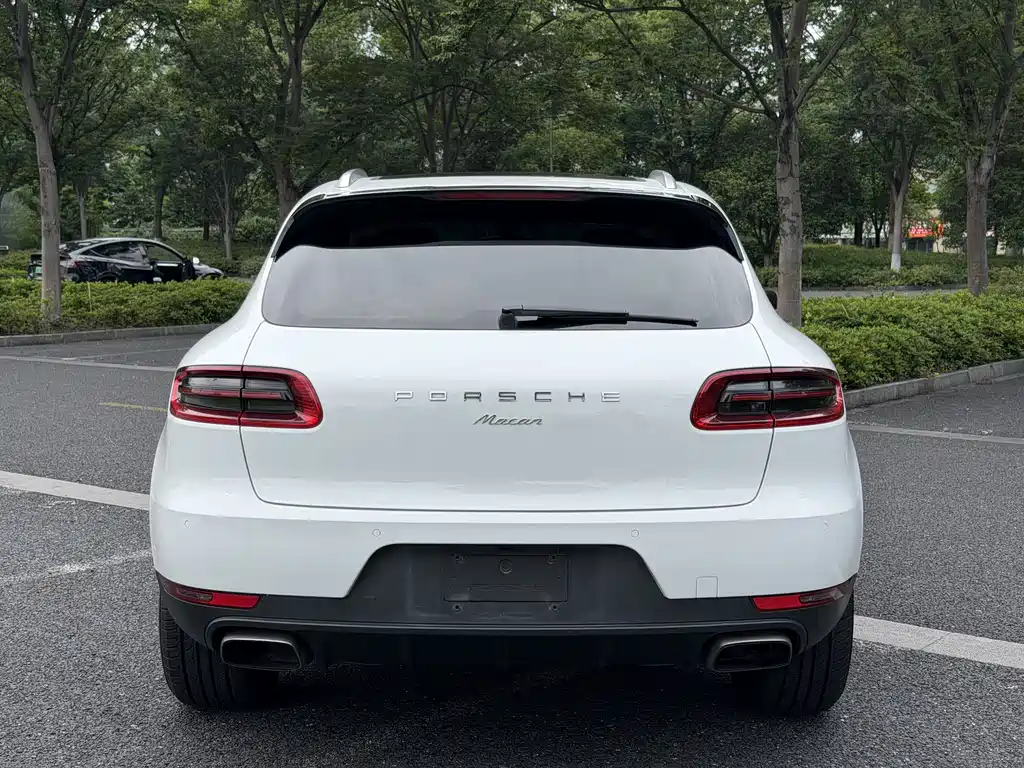Porsche Macan 2016 — фото 16