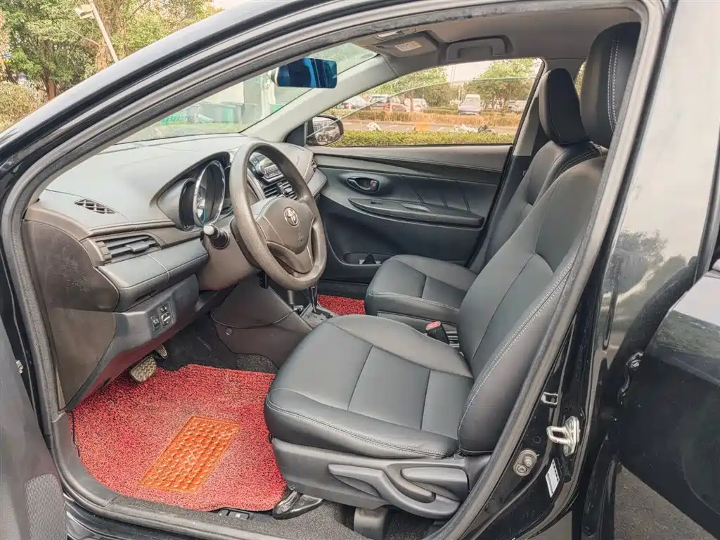 Toyota Vios 2015 — фото 4