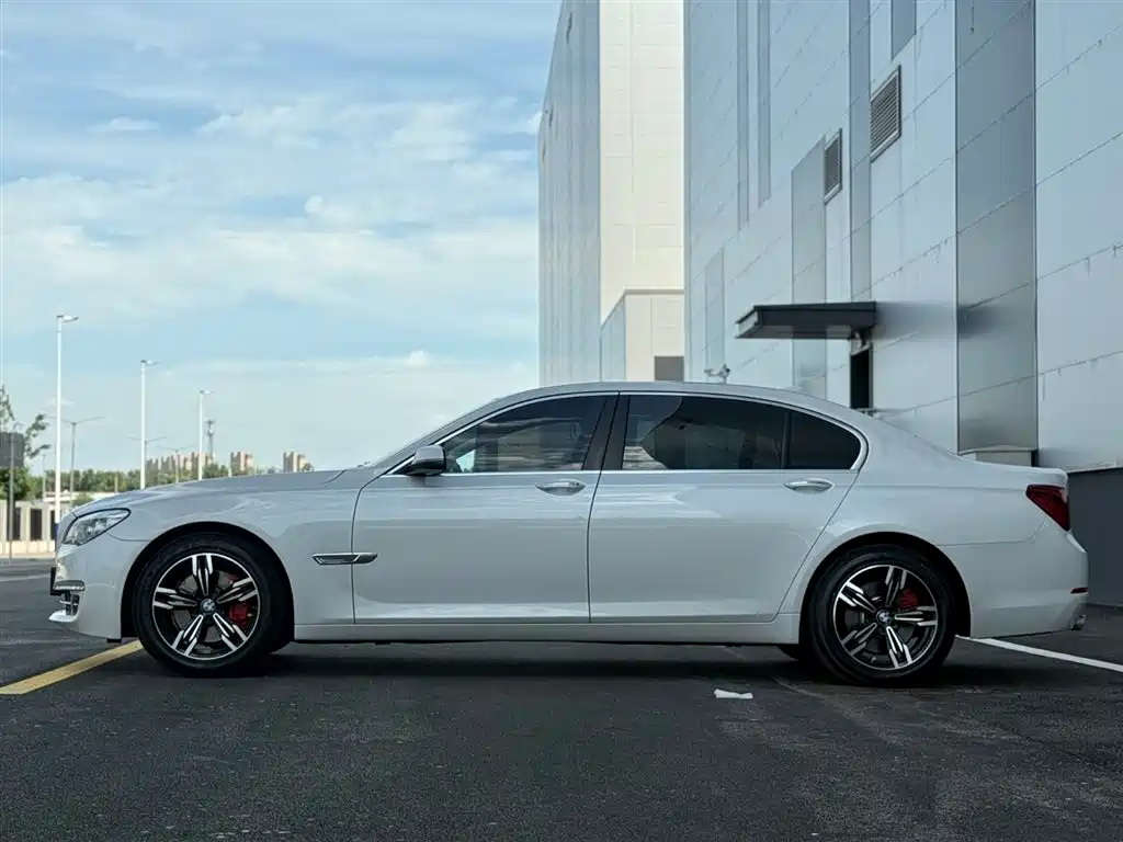 BMW 7 Series 2015 — фото 5