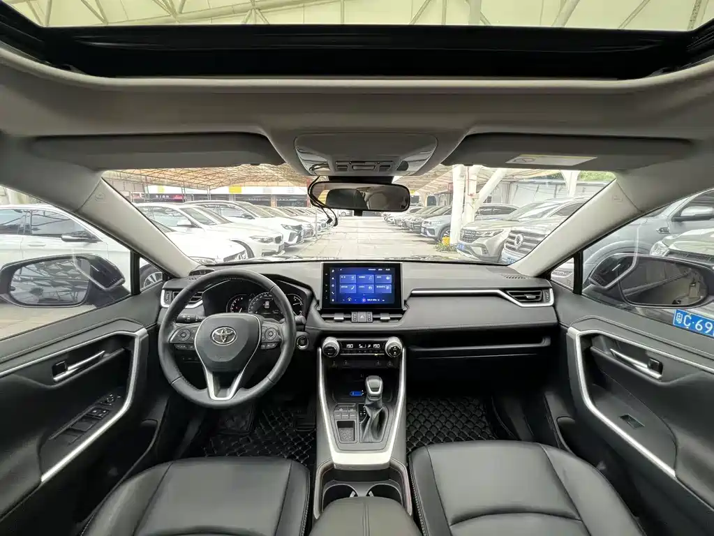 Toyota RAV4 2021
