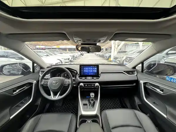 Toyota RAV4 2021