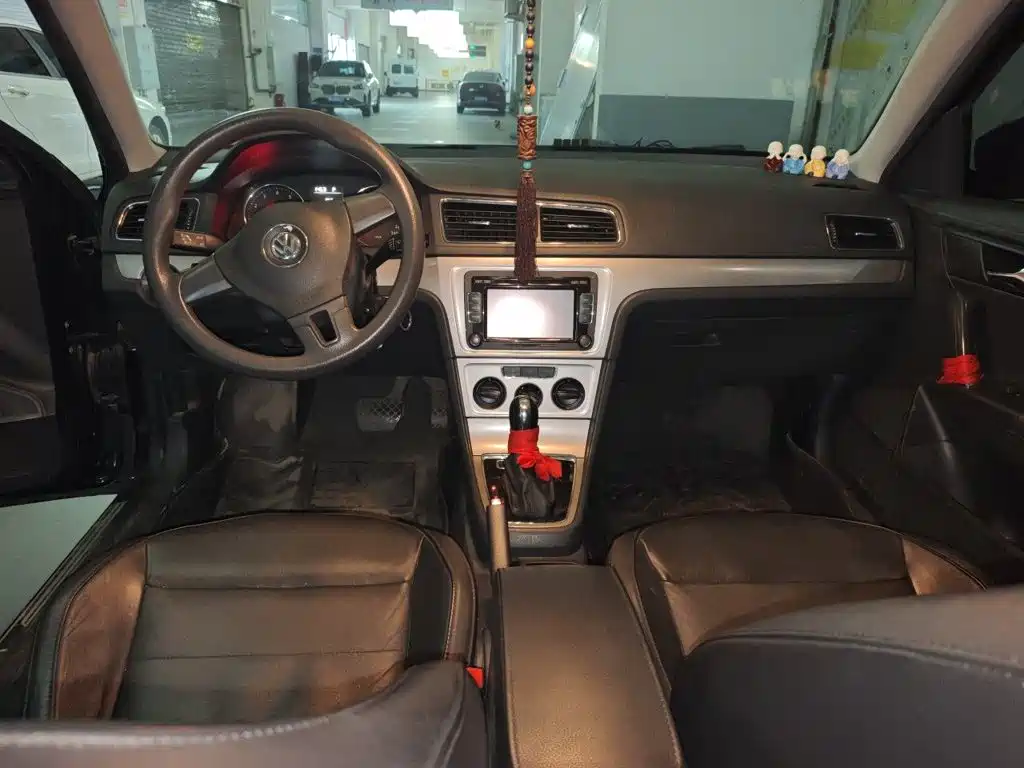 Volkswagen Lavida 2015