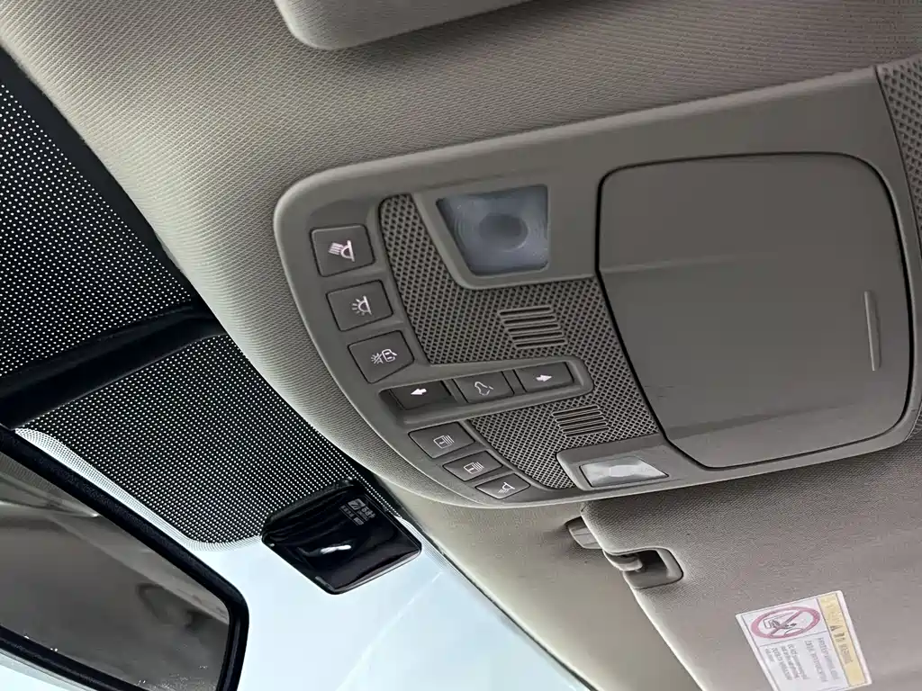 Lincoln MKC 2018 — фото 38
