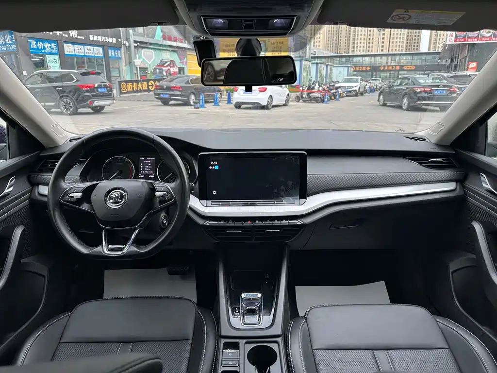 Skoda Octavia 2022 — фото 12