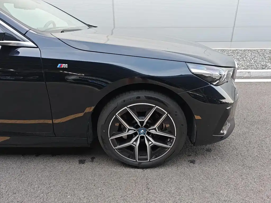 BMW i5 2025 — фото 7
