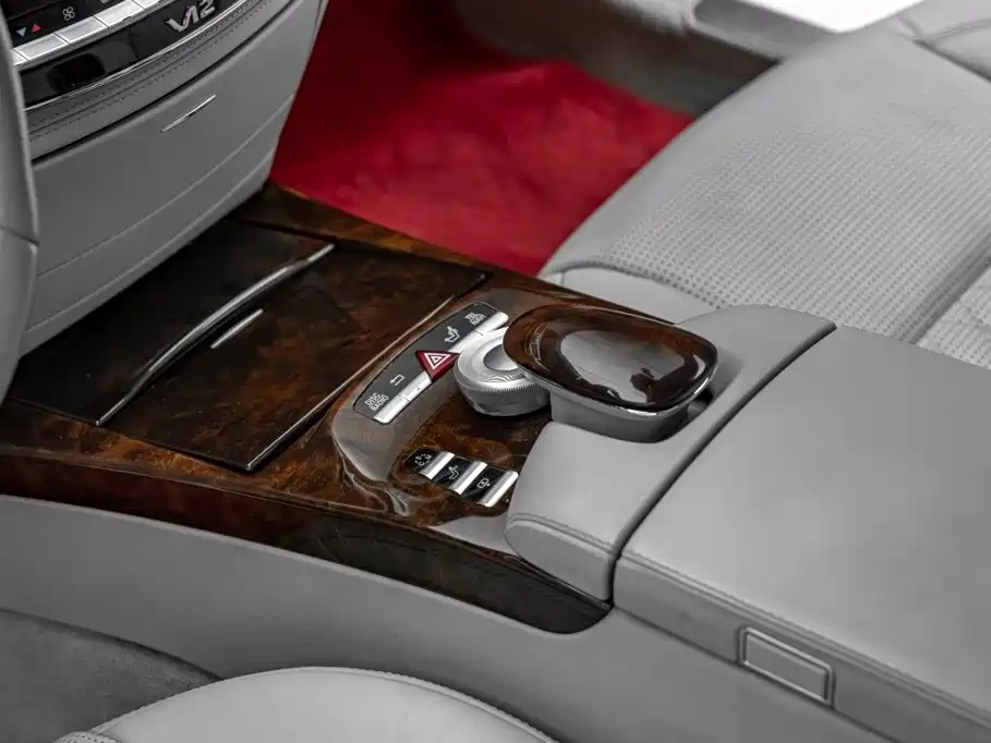 Mercedes-Benz S-Class AMG 2010 — фото 21
