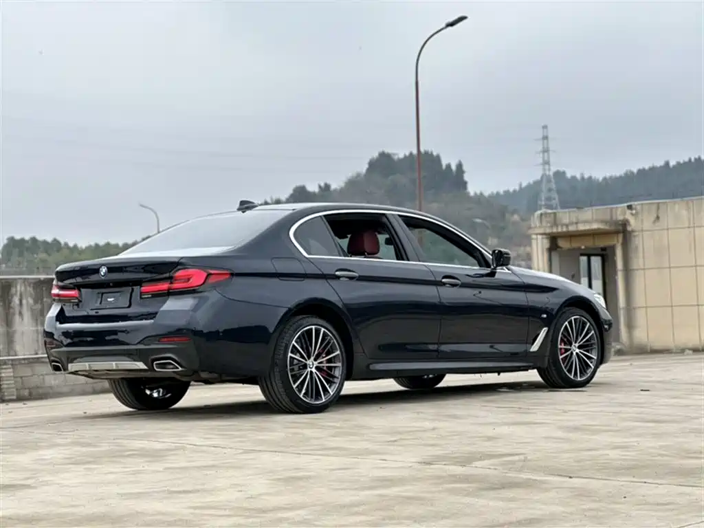 BMW 5 Series 2023 — фото 15