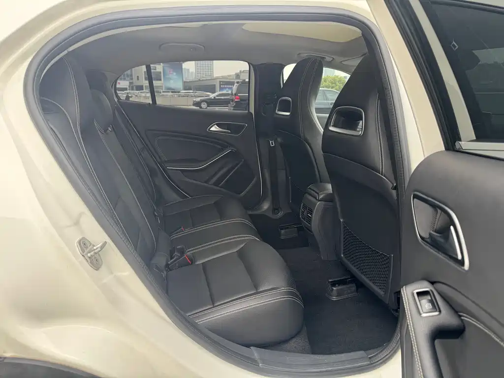 Mercedes-Benz GLA 2015 — фото 13