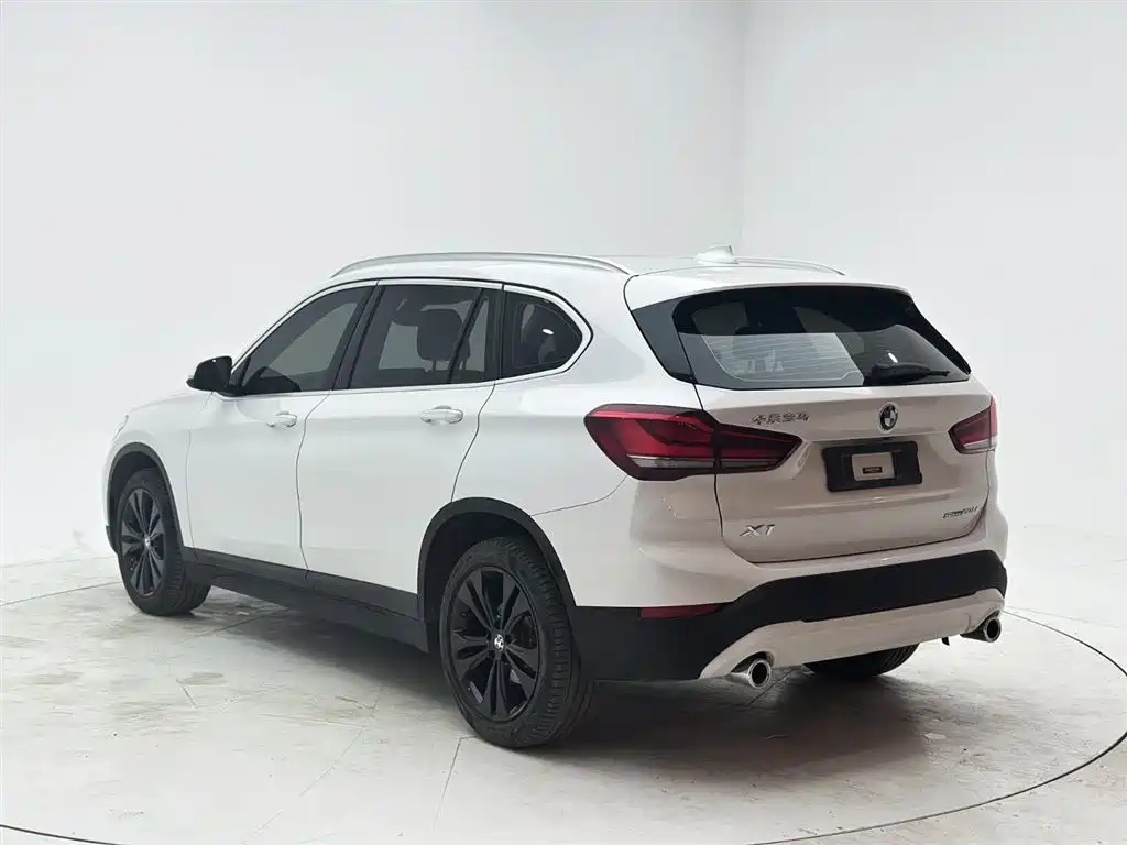 BMW X1 2021 — фото 4