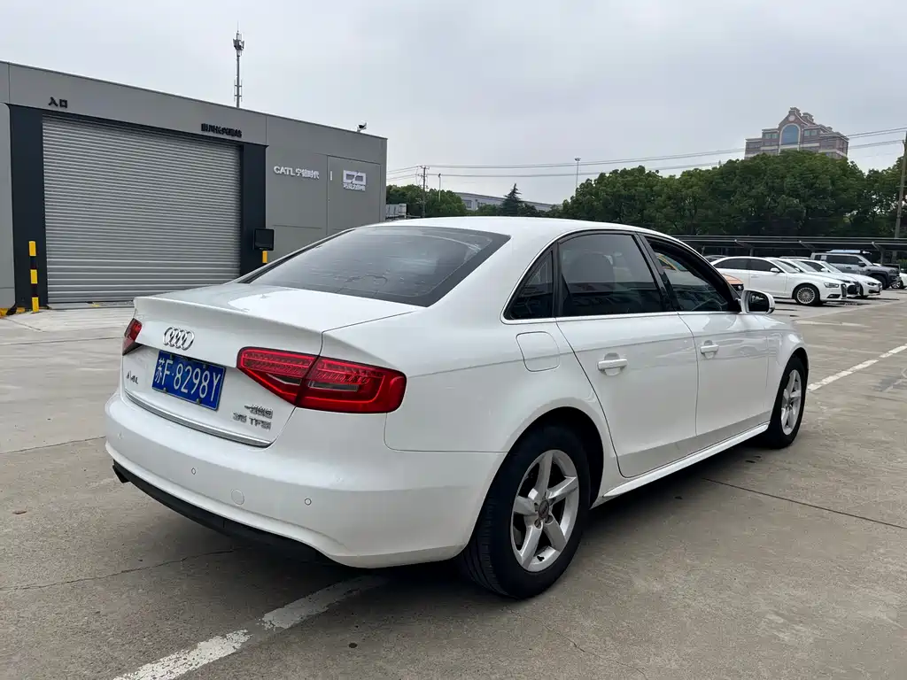 Audi A4L 2015 — фото 4
