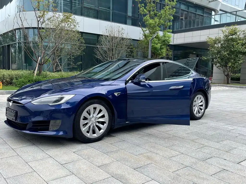 Tesla Model S 2017 — фото 8
