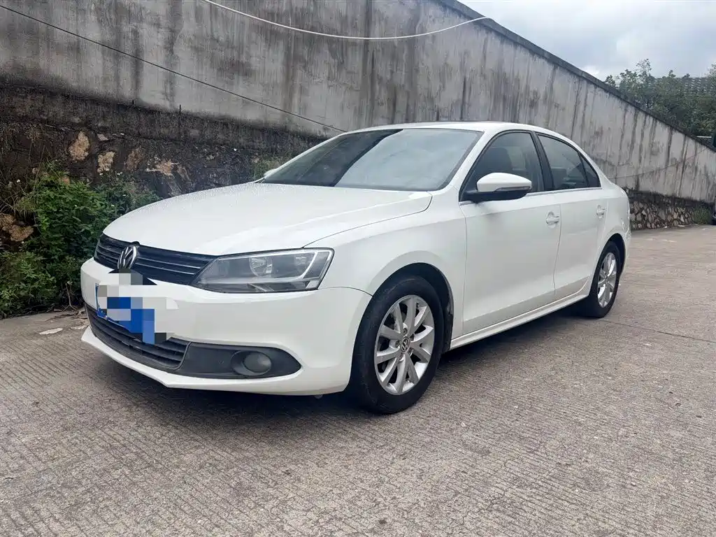Volkswagen Sagitar 2013