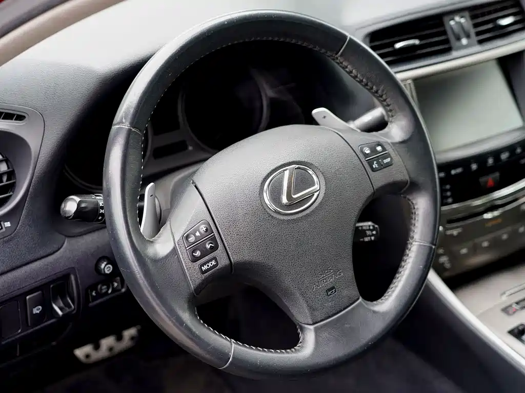 Lexus IS 2010 — фото 7