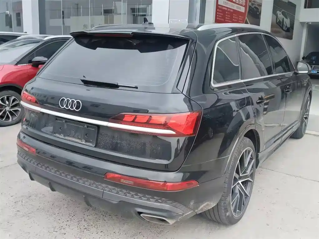 Audi Q7 2025 — фото 2