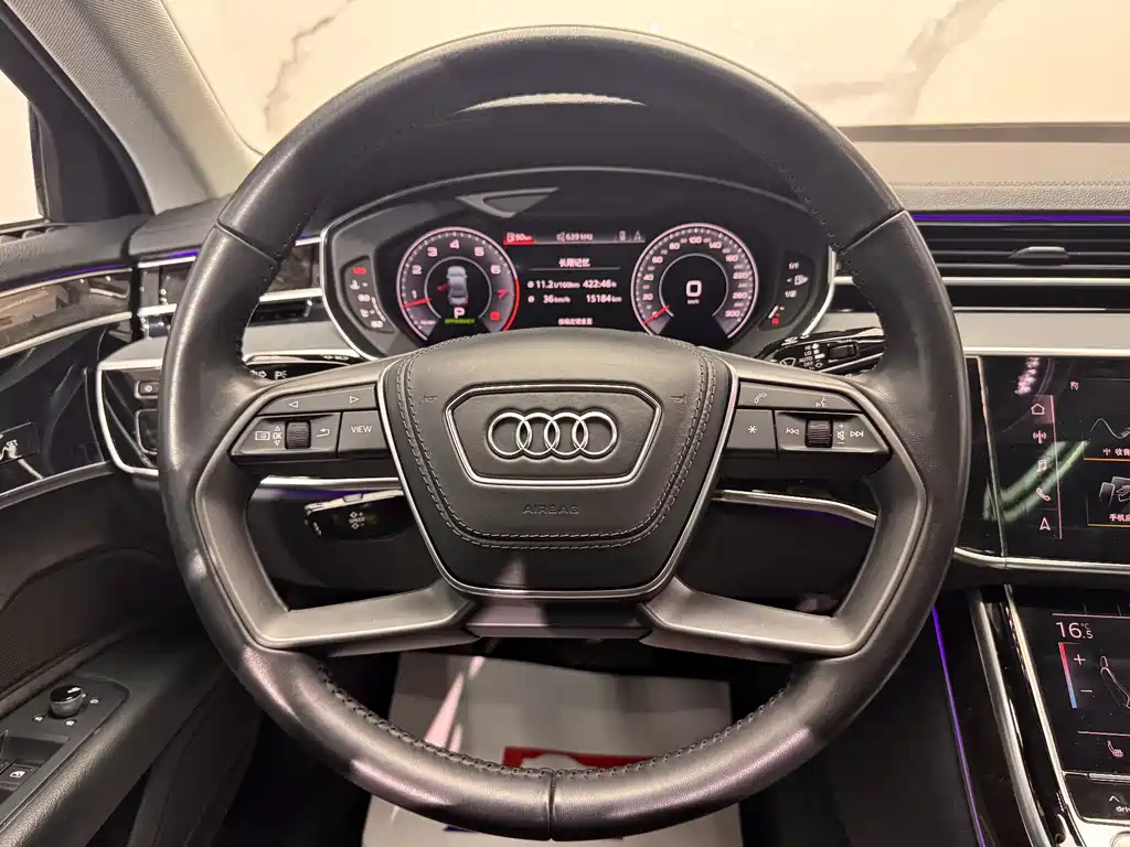 Audi A8 2018 — фото 10