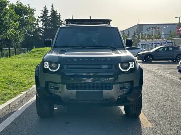 Land Rover Defender 2021